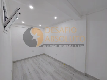 Apartamento para Venda em Corroios