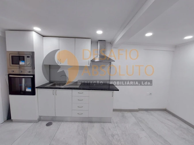 Apartamento para Venda em Corroios Foto 3