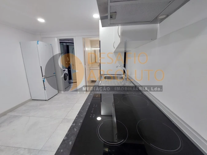 Apartamento para Venda em Corroios Foto 4