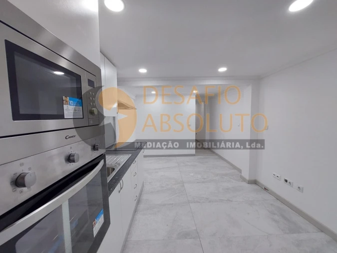 Apartamento para Venda em Corroios Foto 5