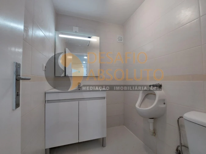 Apartamento para Venda em Corroios Foto 14