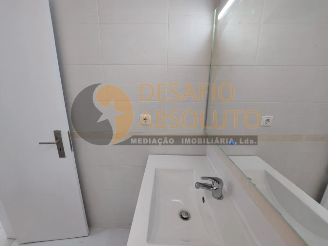 Apartamento para Venda em Corroios Foto 18