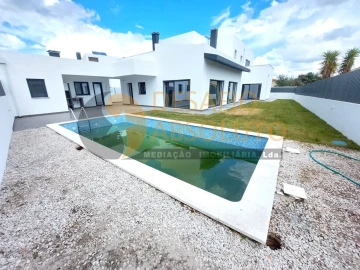 Moradia T5 para Venda em Azeitão (São Lourenço e São Simão)