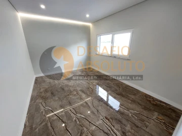 Moradia T5 para Venda em Azeitão (São Lourenço e São Simão)