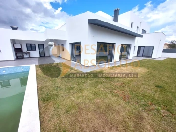 Moradia T5 para Venda em Azeitão (São Lourenço e São Simão)