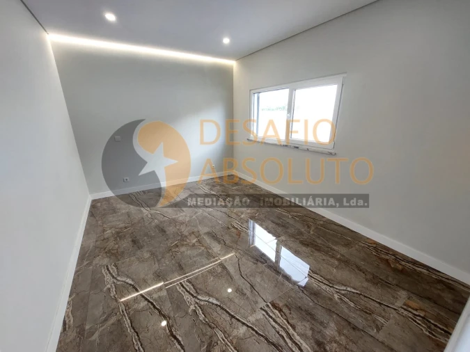 Moradia T5 para Venda em Azeitão (São Lourenço e São Simão) Foto 11