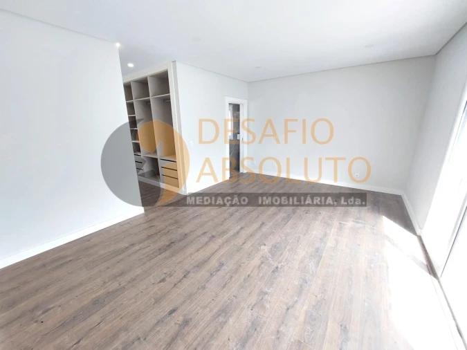 Moradia T5 para Venda em Azeitão (São Lourenço e São Simão) Foto 22