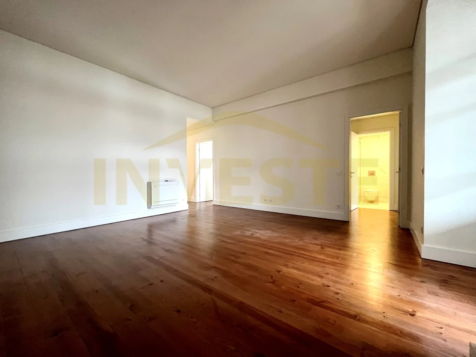 Apartamento T2 para Venda em Santo António Foto 4