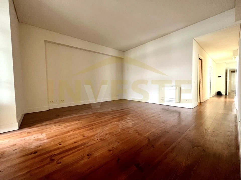 Apartamento T2 para Venda em Santo António Foto 5
