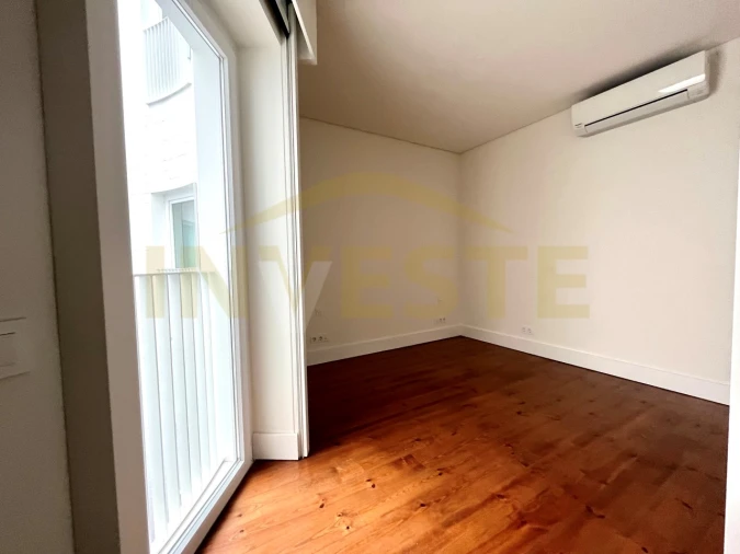 Apartamento T2 para Venda em Santo António Foto 12