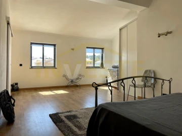 Moradia T3 para Arrendamento em Cascais e Estoril