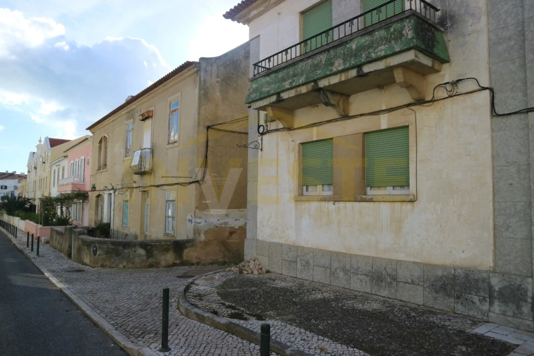 Terreno para Venda em Carcavelos e Parede Foto 3