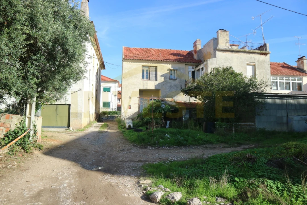 Terreno para Venda em Carcavelos e Parede Foto 2
