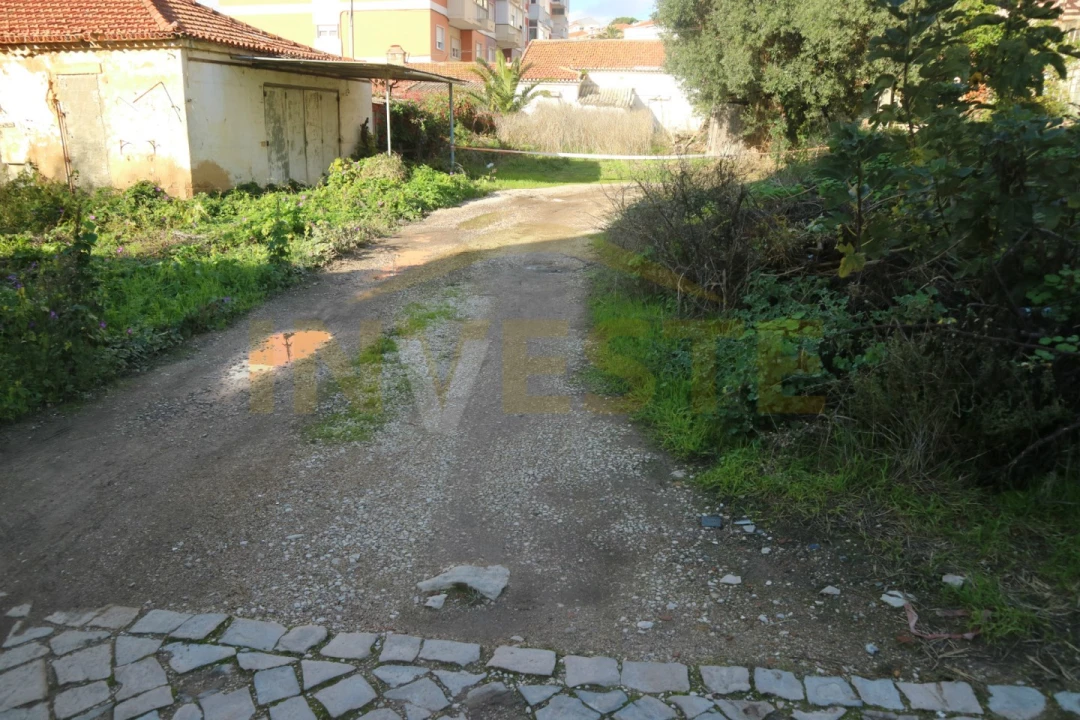 Terreno para Venda em Carcavelos e Parede Foto 1