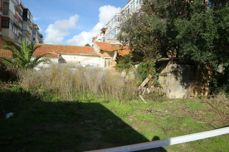 Terreno para Venda em Carcavelos e Parede Foto 5