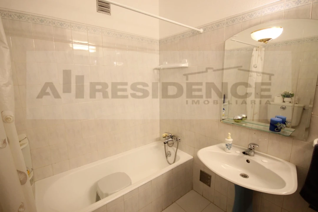 Apartamento T2 para Venda em Armação de Pera Foto 12