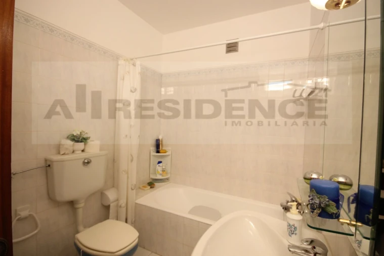 Apartamento T2 para Venda em Armação de Pera Foto 11