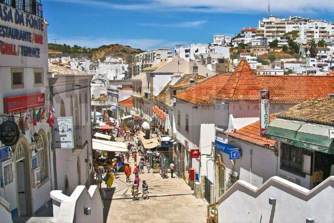 Prédio para Venda em Albufeira e Olhos de Água Foto 9