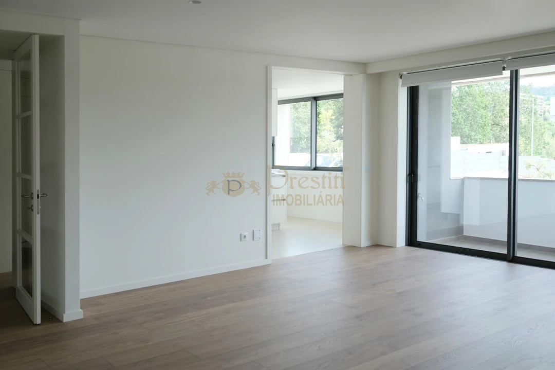 Apartamento T2 para Venda em Azurem Foto 5