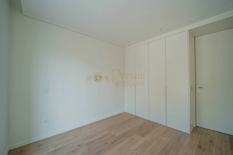 Apartamento T2 para Venda em Azurem Foto 7