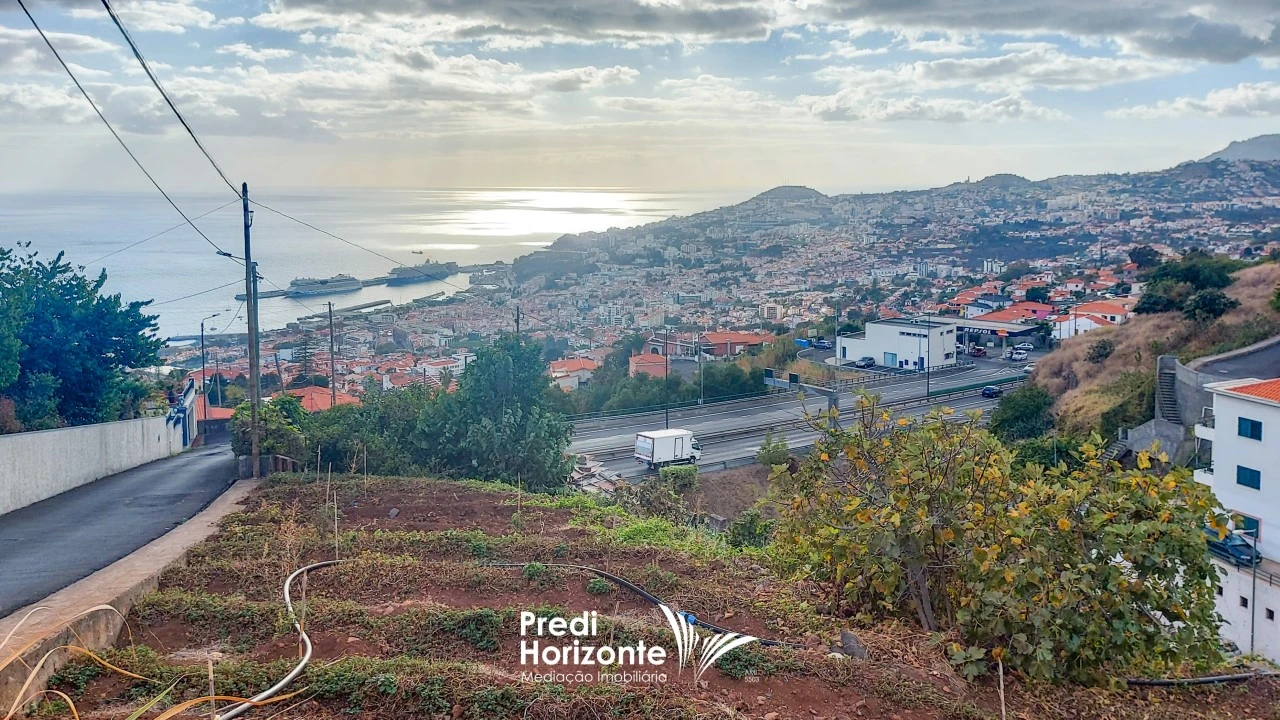 Terreno Agricola ou Rústico para Venda em Funchal (Santa Maria Maior) Foto 1
