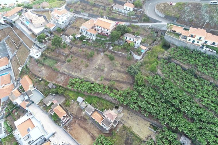Terreno para Venda em Ribeira Brava Foto 3