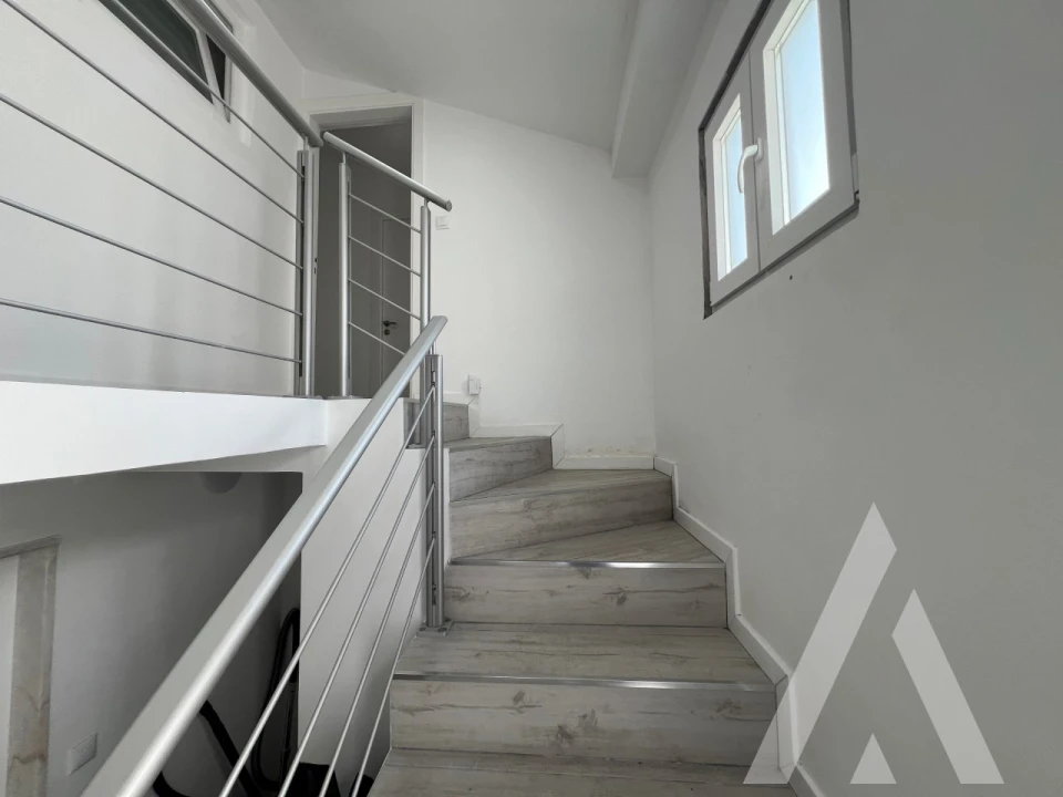 Moradia T9 para Venda em Ajuda Foto 11