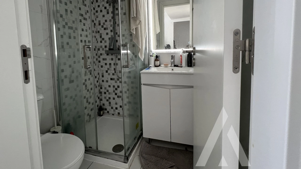 Moradia T9 para Venda em Ajuda Foto 17