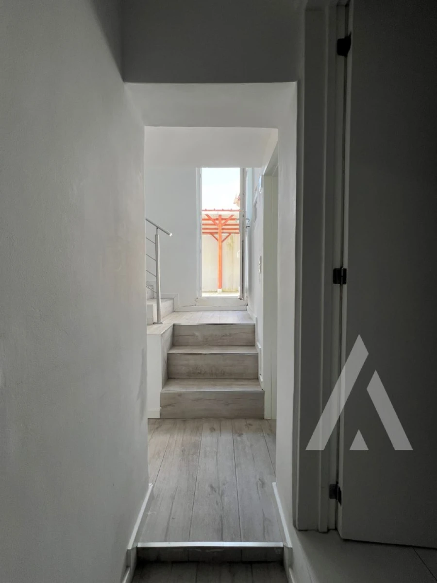 Moradia T9 para Venda em Ajuda Foto 4