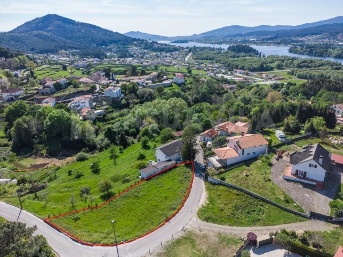 Terreno para Venda em Gondarem Foto 1