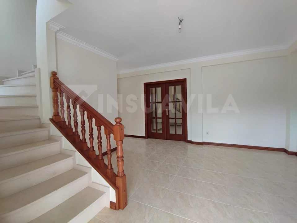 Moradia T4 para Venda em Sopo Foto 4