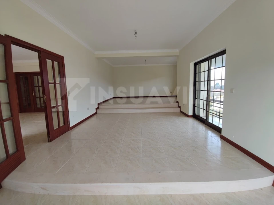 Moradia T4 para Venda em Sopo Foto 5