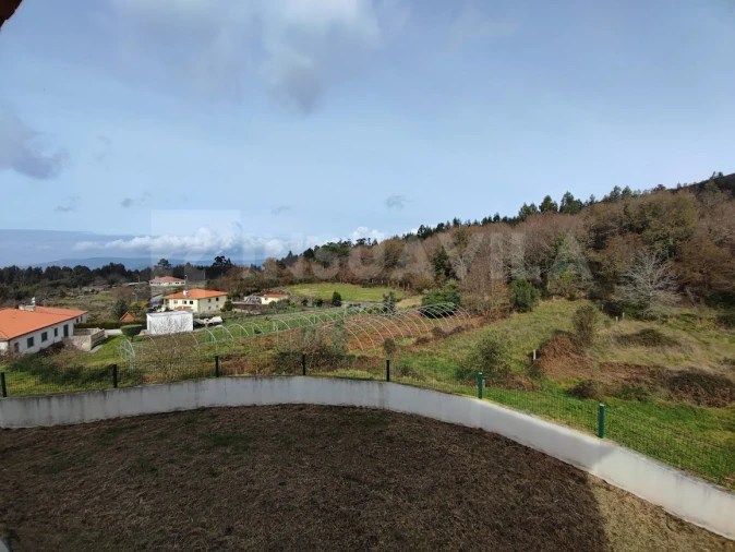 Moradia T4 para Venda em Sopo Foto 27