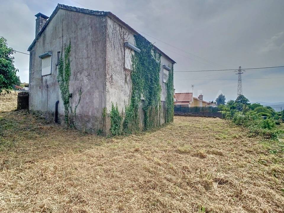 Moradia T3 para Venda em Loivo Foto 6