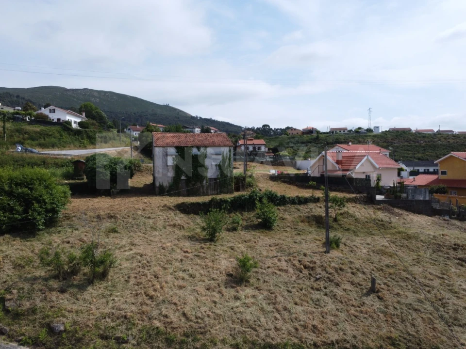 Moradia T3 para Venda em Loivo Foto 13