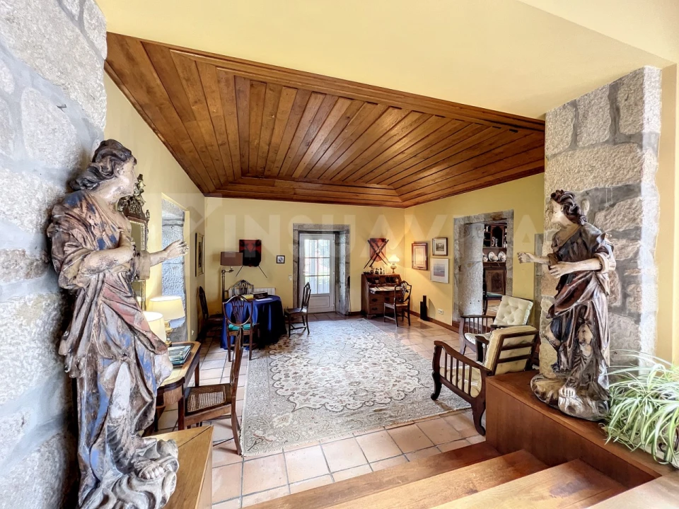 Moradia T6 para Venda em Mentrestido Foto 35