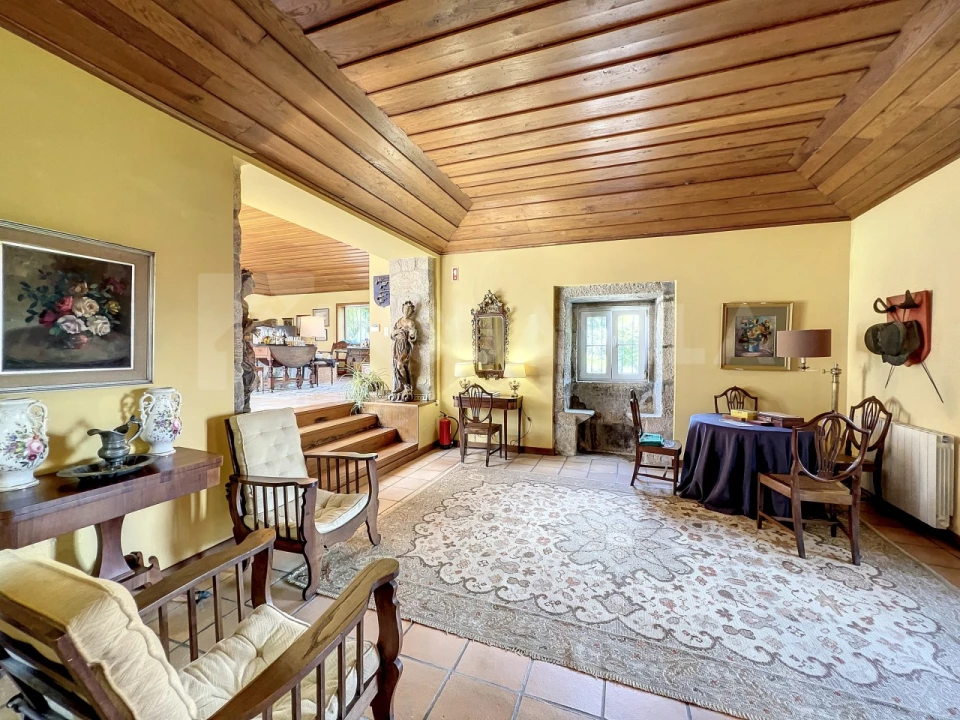 Moradia T6 para Venda em Mentrestido Foto 37