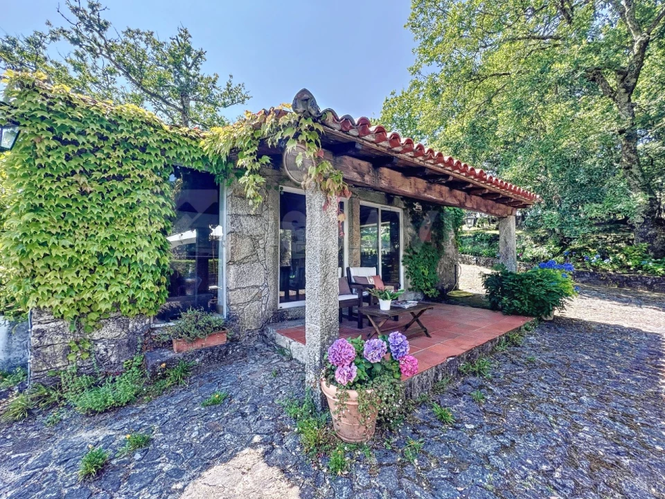 Moradia T6 para Venda em Mentrestido Foto 53