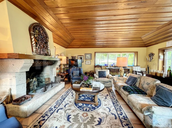 Moradia T6 para Venda em Mentrestido Foto 32