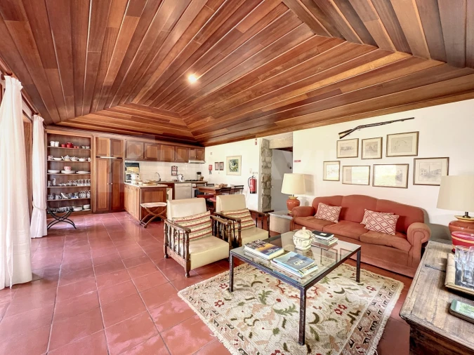 Moradia T6 para Venda em Mentrestido Foto 57