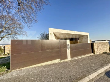 Moradia T3 para Venda em Santa Maria Maior e Monserrate e Meadela