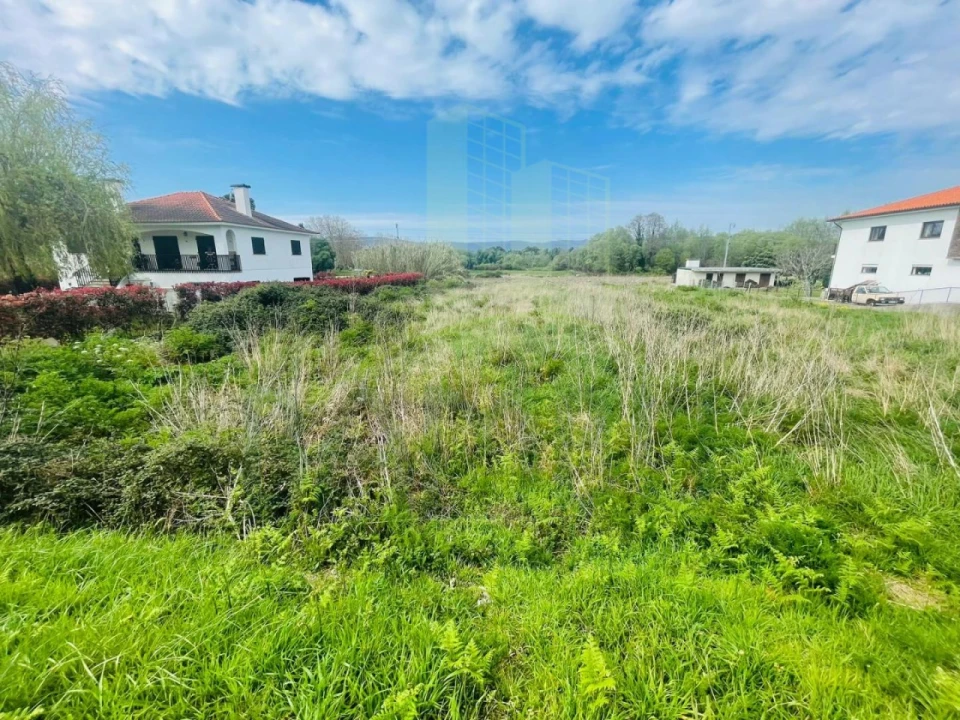 Terreno para Venda em Gondarem Foto 2