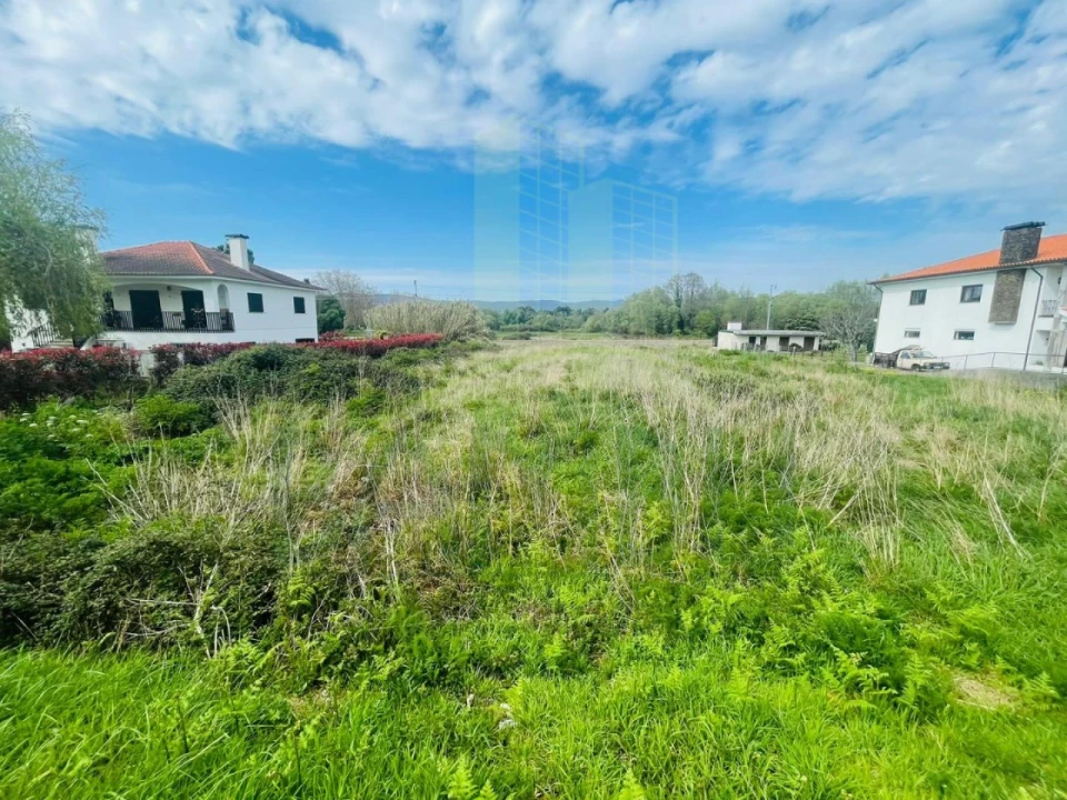 Terreno para Venda em Gondarem Foto 3