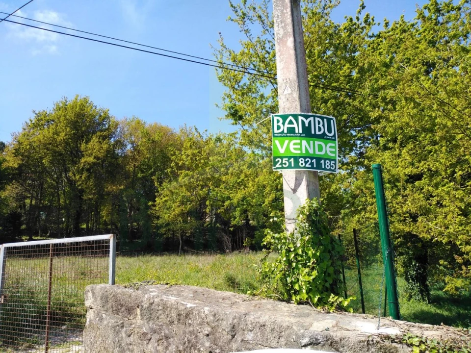 Terreno para Venda em Gondarem Foto 1