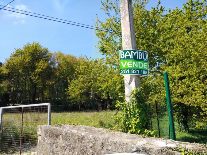 Terreno para Venda em Gondarem Foto 1