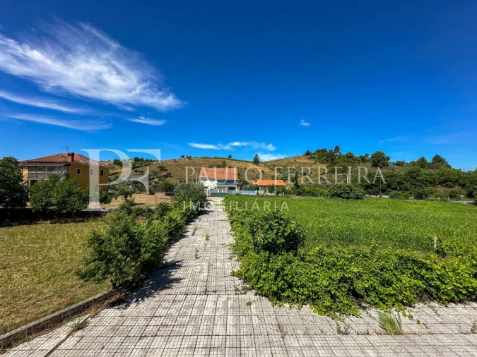 Moradia T4 para Venda em Torre de D. Chama Foto 5