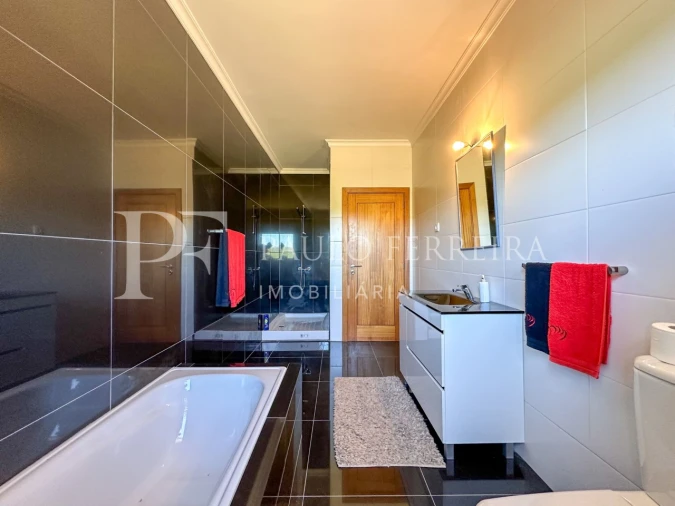 Moradia T4 para Venda em Torre de D. Chama Foto 24