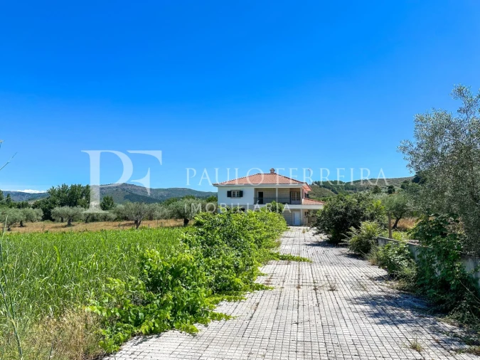 Moradia T4 para Venda em Torre de D. Chama Foto 53