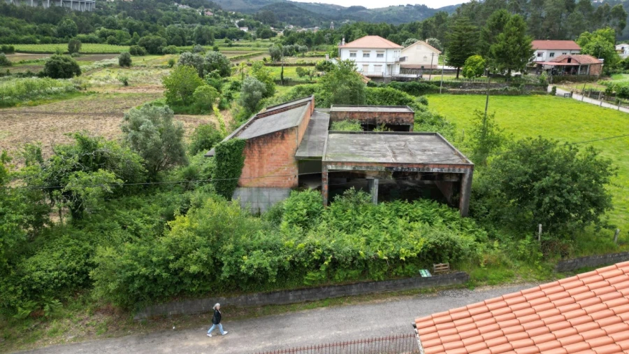 Terreno para Venda em Cornes Foto 1