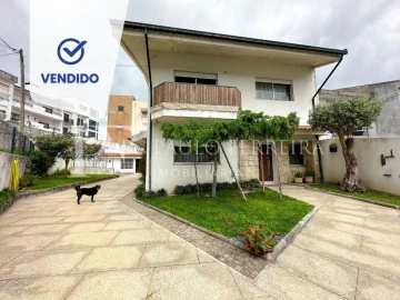Moradia T4 para Venda em Vila Nova de Famalicão e Calendário